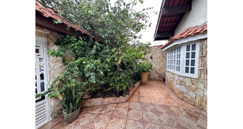 Casa Térrea à venda no Bairro do Parque São Domingos na Rua José Amaro Peçanha