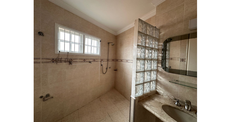 Casa Térrea à venda no Bairro do Parque São Domingos na Rua José Amaro Peçanha