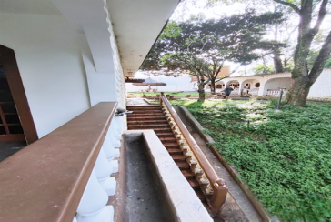  Casa à venda em Osasco no Bairro do Três Montanhas na Rua Serra do Acaraí,