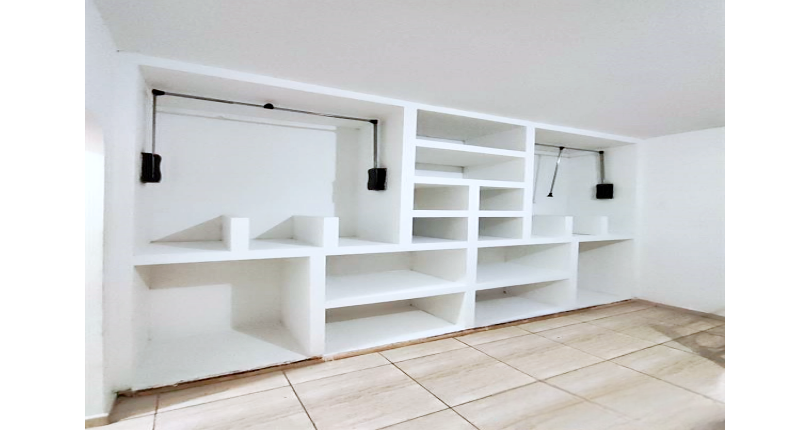  Casa à venda em Osasco no Bairro do Três Montanhas na Rua Serra do Acaraí,