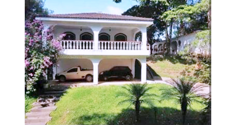  Casa à venda em Osasco no Bairro do Três Montanhas na Rua Serra do Acaraí,