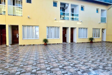 Sobrado à venda no Bairro do Jardim Anhangüera na Rua Luiz Domingues de Castro 