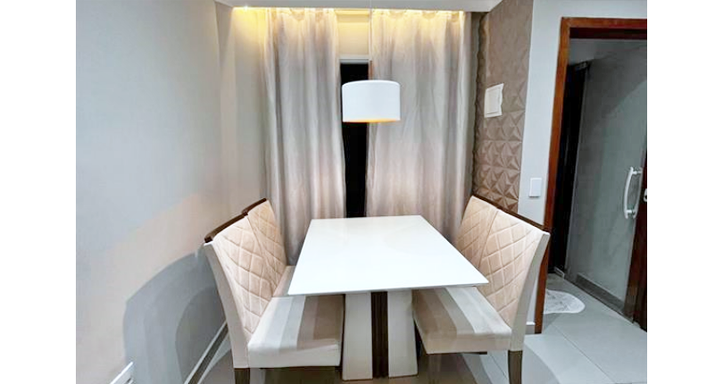 Sobrado à venda no Bairro do Jardim Anhangüera na Rua Luiz Domingues de Castro 