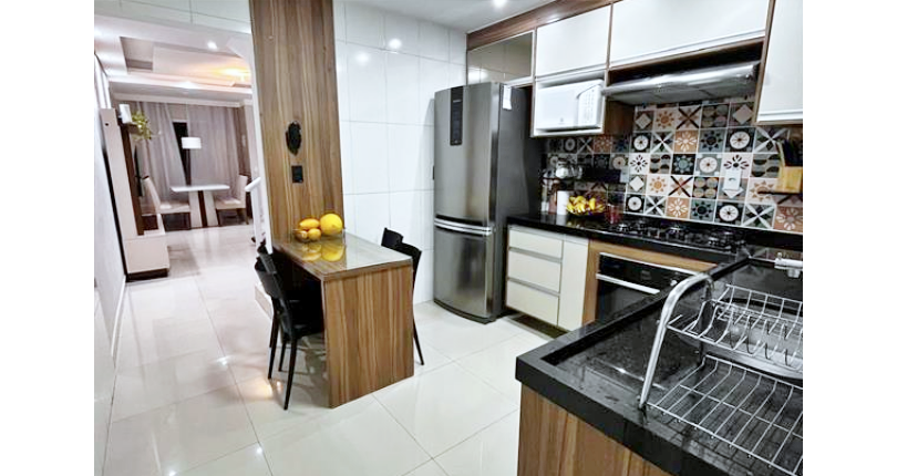 Sobrado à venda no Bairro do Jardim Anhangüera na Rua Luiz Domingues de Castro 