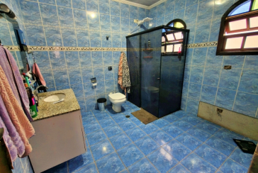 Belo Sobrado amplo à venda no Bairro do Conjunto Habitacional Turística na Rua Duse Naccarati, 