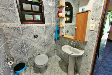 Belo Sobrado amplo à venda no Bairro do Conjunto Habitacional Turística na Rua Duse Naccarati, 