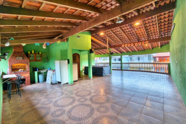 Belo Sobrado amplo à venda no Bairro do Conjunto Habitacional Turística na Rua Duse Naccarati, 