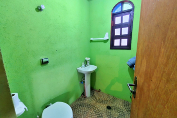 Belo Sobrado amplo à venda no Bairro do Conjunto Habitacional Turística na Rua Duse Naccarati, 