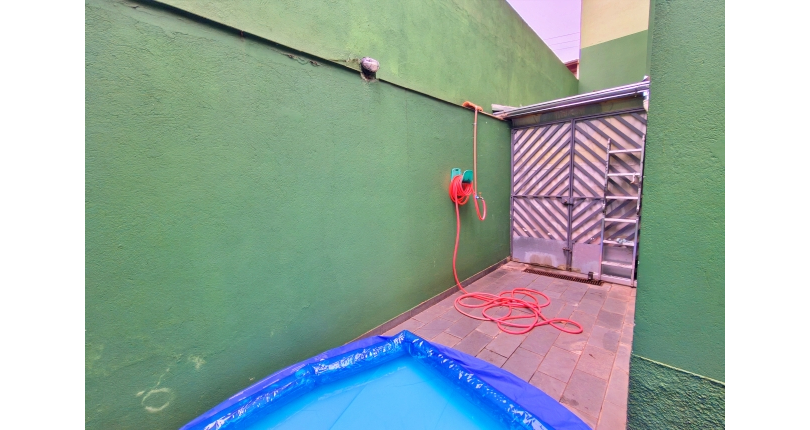 Belo Sobrado amplo à venda no Bairro do Conjunto Habitacional Turística na Rua Duse Naccarati, 