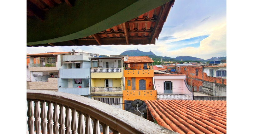 Belo Sobrado amplo à venda no Bairro do Conjunto Habitacional Turística na Rua Duse Naccarati, 