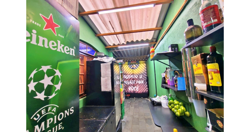 Belo Sobrado amplo à venda no Bairro do Conjunto Habitacional Turística na Rua Duse Naccarati, 