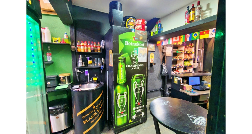 Belo Sobrado amplo à venda no Bairro do Conjunto Habitacional Turística na Rua Duse Naccarati, 