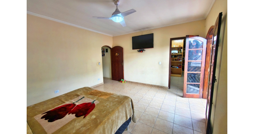 Belo Sobrado amplo à venda no Bairro do Conjunto Habitacional Turística na Rua Duse Naccarati, 