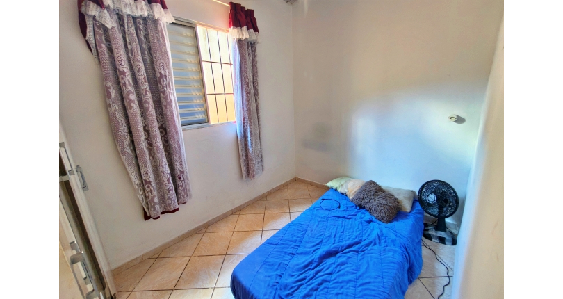 Casa à venda no Bairro do Jardim Santa Mônica na Avenida Santa Mônica