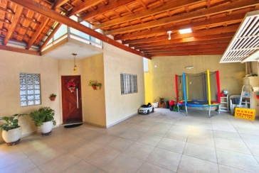 Lindo Sobrado à venda em Cajamar no Bairro do Polvilho no Portal dos Ipês na Rua dos Antúrios,