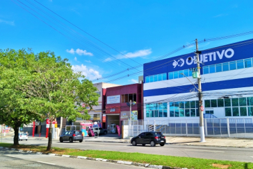 Lindo Sobrado à venda em Cajamar no Bairro do Polvilho no Portal dos Ipês na Rua dos Antúrios,