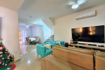 Lindo Sobrado à venda em Cajamar no Bairro do Polvilho no Portal dos Ipês na Rua dos Antúrios,