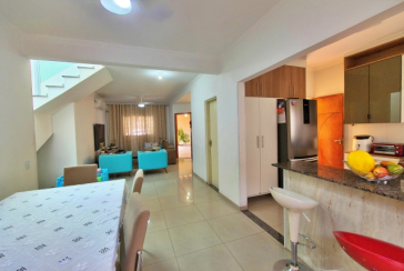 Lindo Sobrado à venda em Cajamar no Bairro do Polvilho no Portal dos Ipês na Rua dos Antúrios,