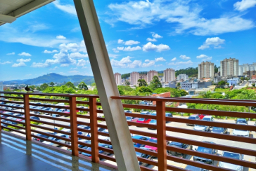 Lindo Sobrado à venda em Cajamar no Bairro do Polvilho no Portal dos Ipês na Rua dos Antúrios,