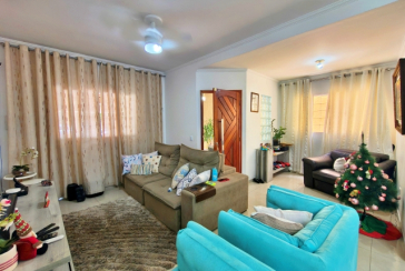 Lindo Sobrado à venda em Cajamar no Bairro do Polvilho no Portal dos Ipês na Rua dos Antúrios,