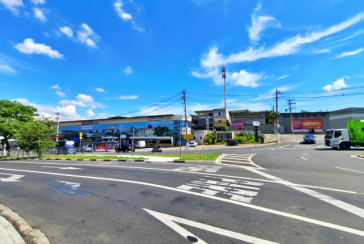 Lindo Sobrado à venda em Cajamar no Bairro do Polvilho no Portal dos Ipês na Rua dos Antúrios,