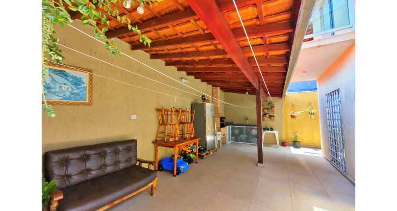 Lindo Sobrado à venda em Cajamar no Bairro do Polvilho no Portal dos Ipês na Rua dos Antúrios,