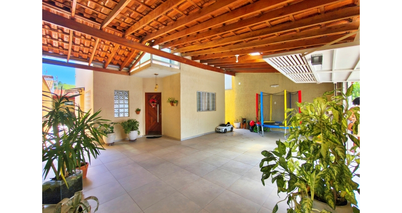 Lindo Sobrado à venda em Cajamar no Bairro do Polvilho no Portal dos Ipês na Rua dos Antúrios,