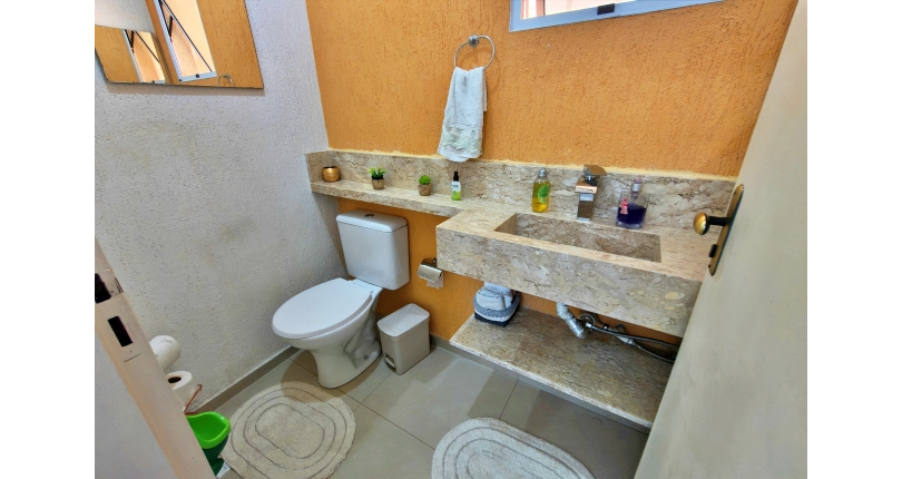 Lindo Sobrado à venda em Cajamar no Bairro do Polvilho no Portal dos Ipês na Rua dos Antúrios,