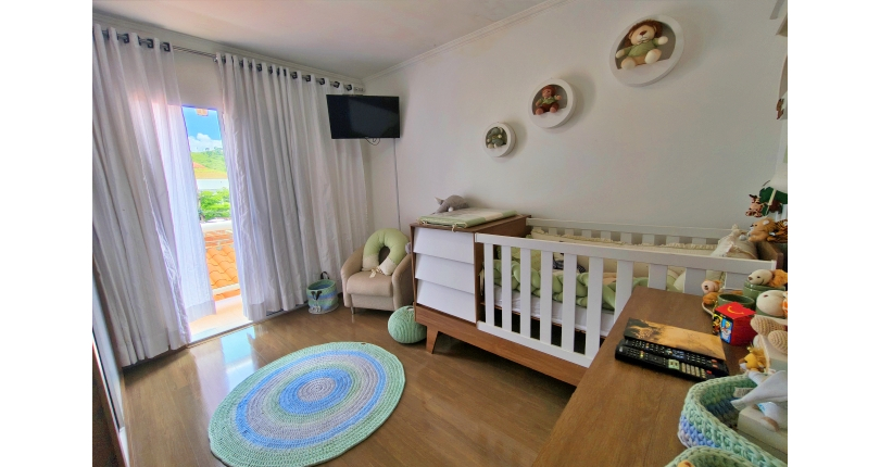 Lindo Sobrado à venda em Cajamar no Bairro do Polvilho no Portal dos Ipês na Rua dos Antúrios,