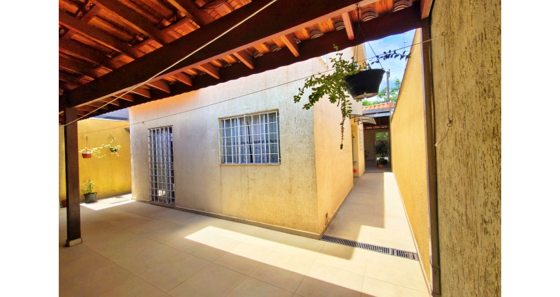 Lindo Sobrado à venda em Cajamar no Bairro do Polvilho no Portal dos Ipês na Rua dos Antúrios,