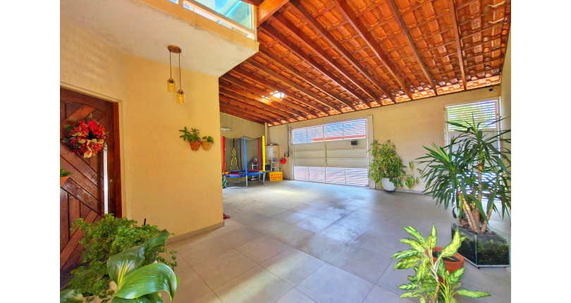 Lindo Sobrado à venda em Cajamar no Bairro do Polvilho no Portal dos Ipês na Rua dos Antúrios,