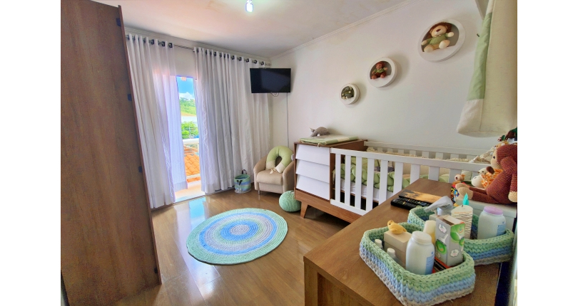 Lindo Sobrado à venda em Cajamar no Bairro do Polvilho no Portal dos Ipês na Rua dos Antúrios,