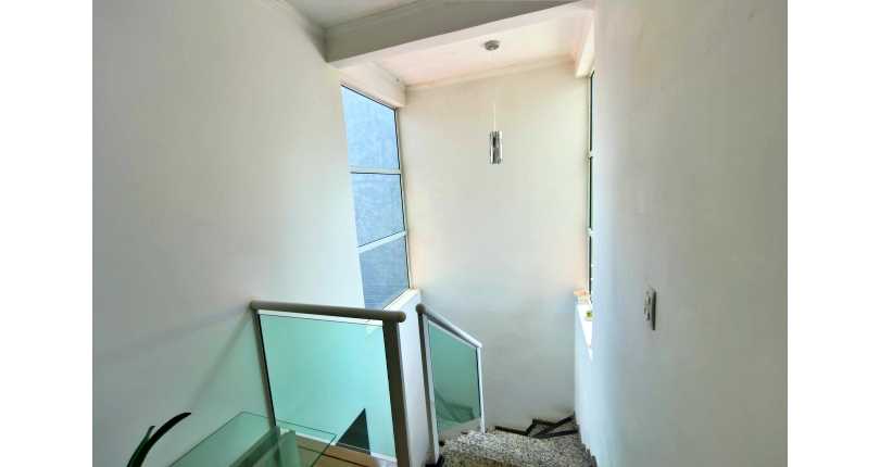 Lindo Sobrado à venda em Cajamar no Bairro do Polvilho no Portal dos Ipês na Rua dos Antúrios,s,