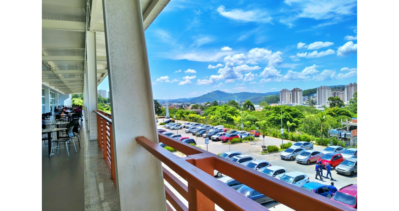 Lindo Sobrado à venda em Cajamar no Bairro do Polvilho no Portal dos Ipês na Rua dos Antúrios,
