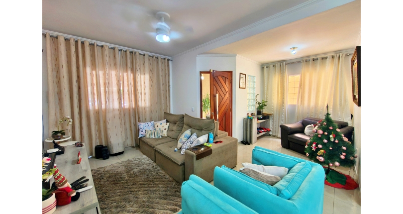 Lindo Sobrado à venda em Cajamar no Bairro do Polvilho no Portal dos Ipês na Rua dos Antúrios,