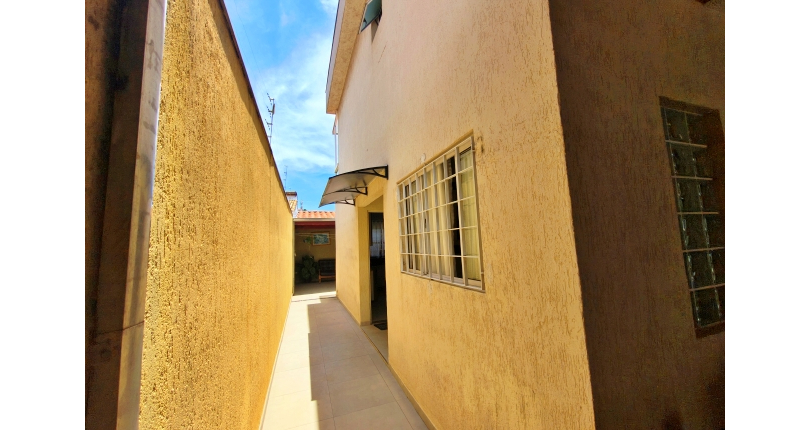 Lindo Sobrado à venda em Cajamar no Bairro do Polvilho no Portal dos Ipês na Rua dos Antúrios,