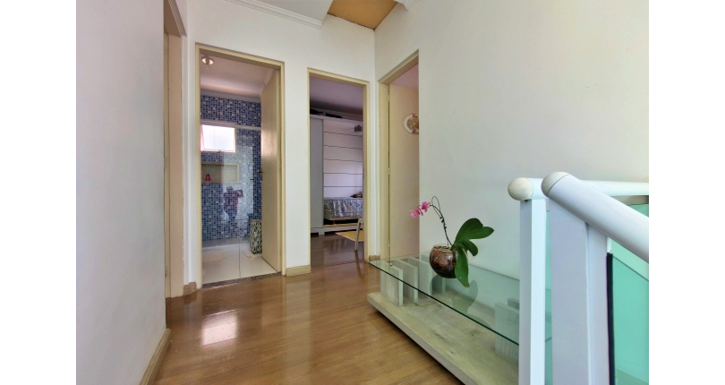 Lindo Sobrado à venda em Cajamar no Bairro do Polvilho no Portal dos Ipês na Rua dos Antúrios,