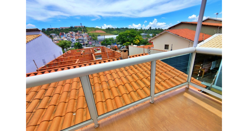 Lindo Sobrado à venda em Cajamar no Bairro do Polvilho no Portal dos Ipês na Rua dos Antúrios,