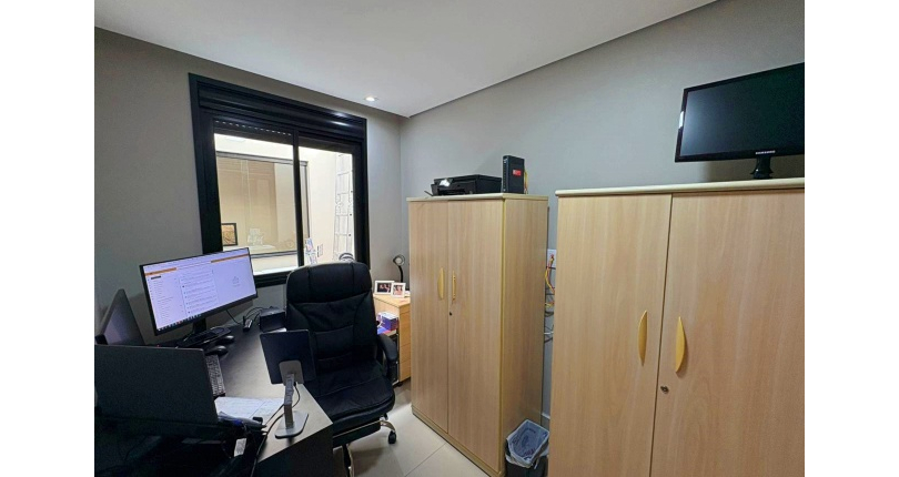 Sobrado à venda no Bairro do Parque São Domingos na Rua Abrahan Lincoln