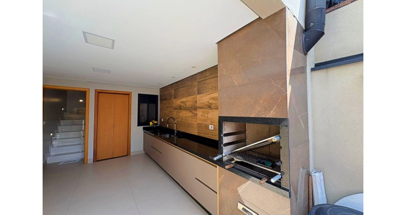 Sobrado à venda no Bairro do Parque São Domingos na Rua Abrahan Lincoln