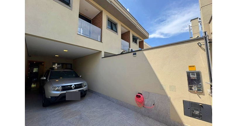 Sobrado à venda no Bairro do Parque São Domingos na Rua Abrahan Lincoln