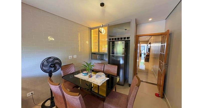 Sobrado à venda no Bairro do Parque São Domingos na Rua Abrahan Lincoln