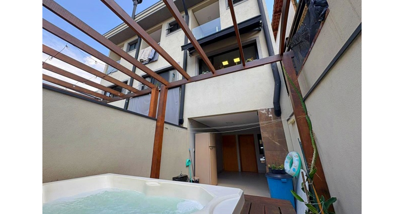 Sobrado à venda no Bairro do Parque São Domingos na Rua Abrahan Lincoln