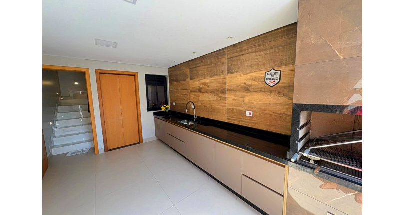 Sobrado à venda no Bairro do Parque São Domingos na Rua Abrahan Lincoln