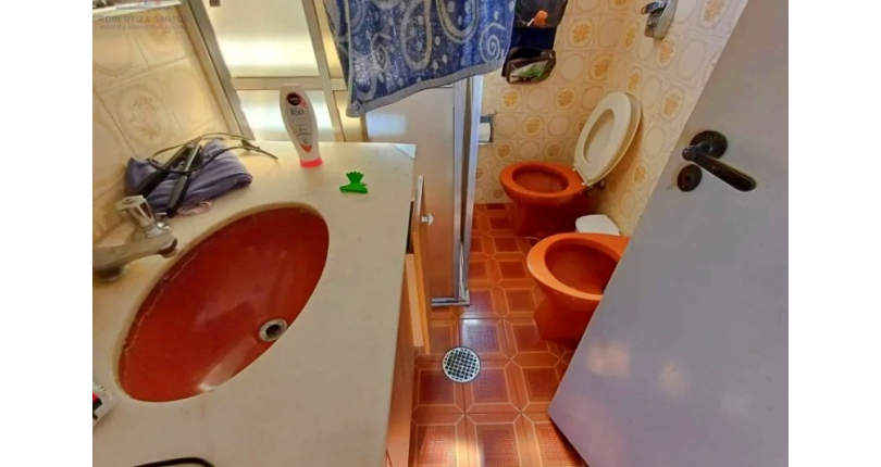 Belo Sobrado à venda no Bairro da Vila dos Remédios na Rua Álvaro Guião,