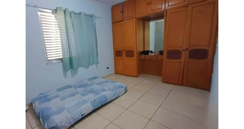 Belo Sobrado à venda no Bairro da Vila dos Remédios na Rua Álvaro Guião,