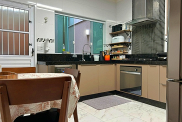 Sobrado à venda no Bairro do Parque São Domingos na Rua Abrahan Lincoln,