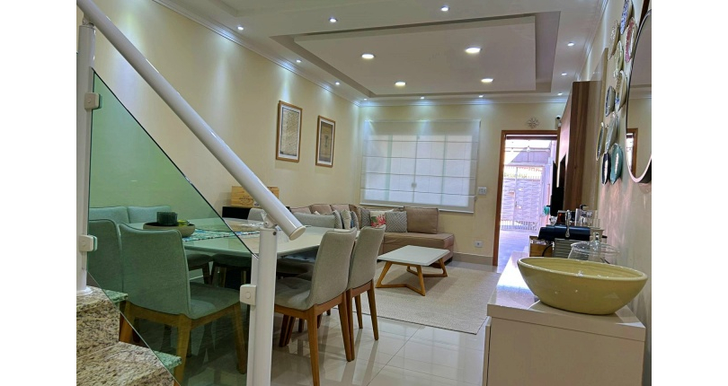 Sobrado à venda no Bairro do Parque São Domingos na Rua Abrahan Lincoln,