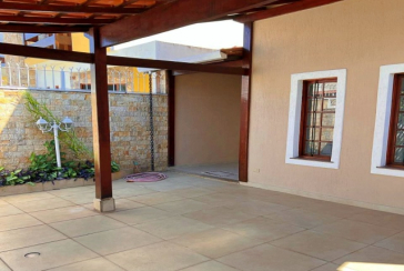 Sobrado à venda no Bairro do Jardim Regina na Rua José Baroncelli,