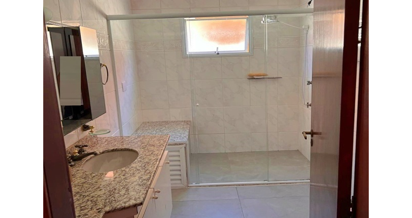 Sobrado à venda no Bairro do Jardim Regina na Rua José Baroncelli,